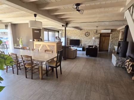 maison 7 pièces 169 m²