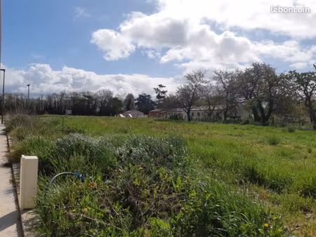 terrain 570 m² finhan