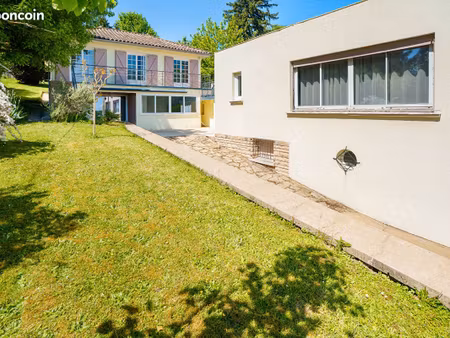 maison 6 pièces 206 m²