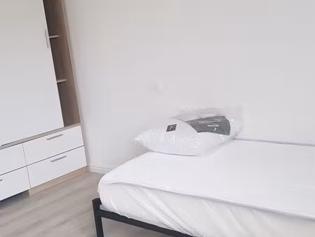location chambre meublé c6-guyancourt