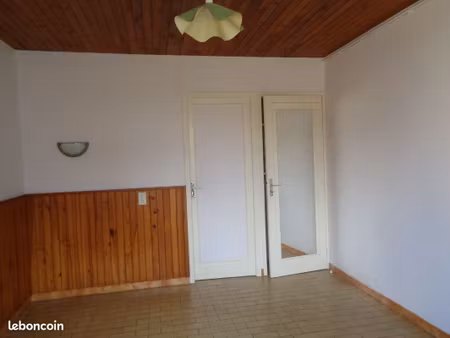 appartement t 1 bis à saint amand montrond