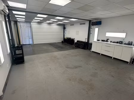 local professionnel à louer  lyon sud / l'isle-d'abeau  100 m²