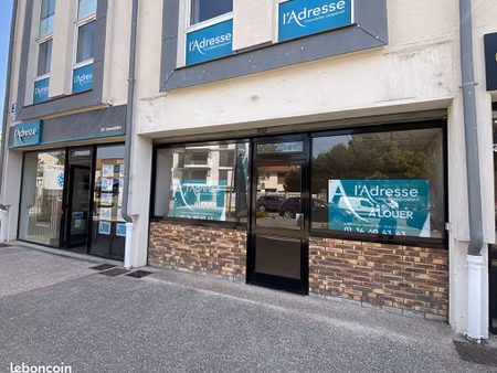local commercial 79 m² bois d arcy