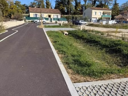 terrain 763 m² valreas