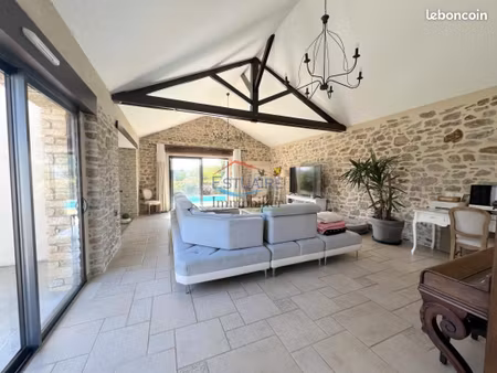 maison 7 pièces 179 m²