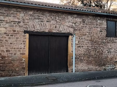 grange avec extérieur-gros potentiel-travaux à prévoir