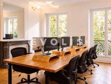 bureau 128 m²