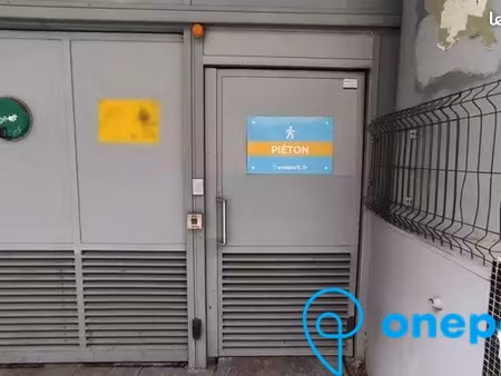 parking/box 12 m² paris 10