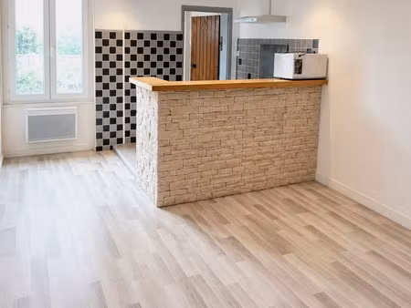 f2 lumineux 35m2 centre ville rue barbatre