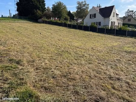 terrain 1 210 m² crisolles