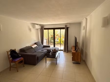 à vendre – charmant t2 de 52 m² avec terrasse  parking et cave à fréjus