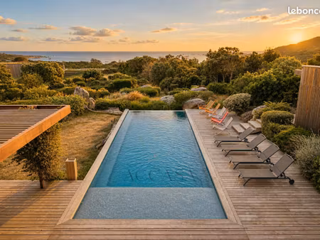 villa 6 pièces 253 m²