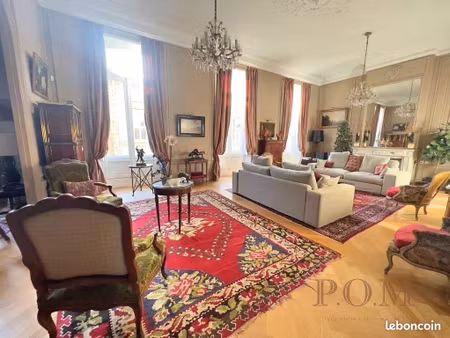 appartement 5 pièces 219 m²