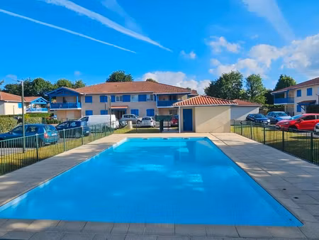 charmant t2 rez-de-jardin avec grand jardin privatif de 150 m² et accès piscine