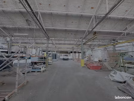 local commercial 1 300 m²