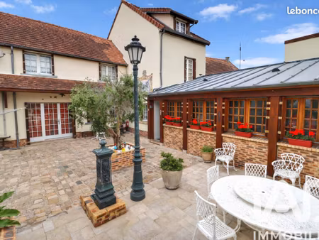 maison familiale 12 pièces 353 m²