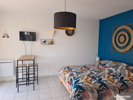 studio meublé terrasse et parking