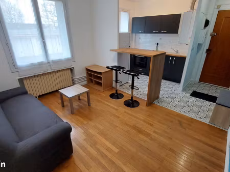 grand appartement f2 meublé proche gare  37m²