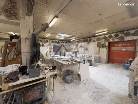 local industriel 694 m²