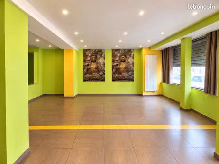 local bureaux 226 m²