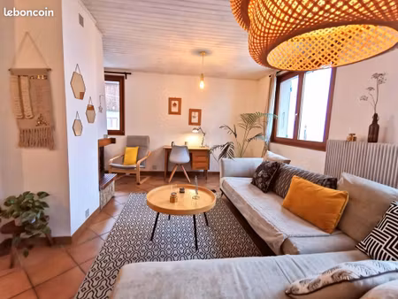 grand appartement en maison  environnement champêtre  vue montagnes