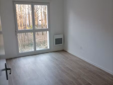bel appartement t3 lumineux avec loggia et 2 places de parking – résidence récente – 999 c
