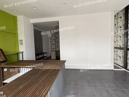 local commercial 54 m²
