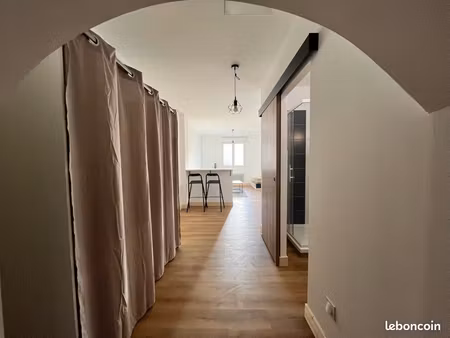 studio meublé avec extérieur commun