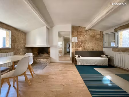 t2 de charme 44 m2 meublé entièrement rénové dans le centre historique de montpellier