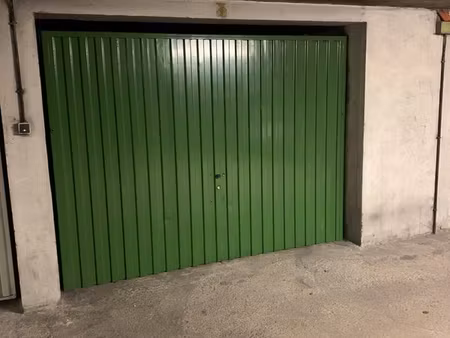 garage fermé en sous sol