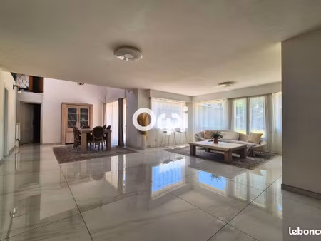 maison 5 pièces 182 m²