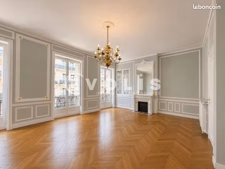 bureau 378 m²