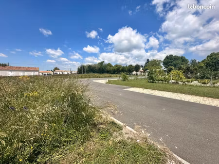 terrain 631 m² thenac