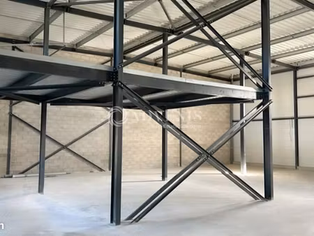 local d'activité 231 m²
