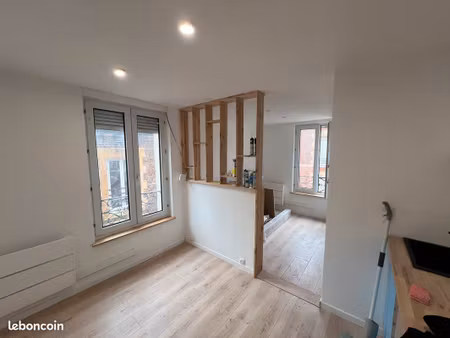 vend studio rénové 20m² avec meuble - centre charleville