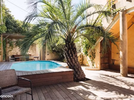 marseille 7e — une maison sur les toits à endoume avec jardin et piscine