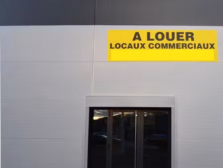 local commercial sur avenue passante
