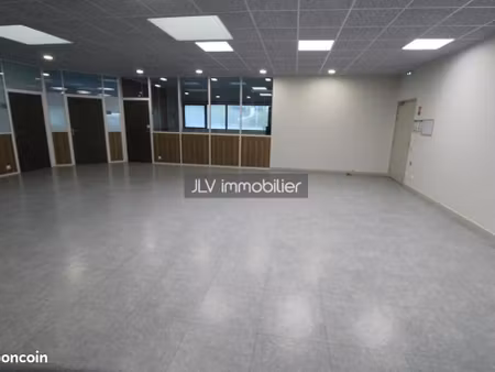 local bureaux 192 m²