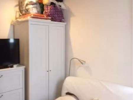 beau studio avec poutres