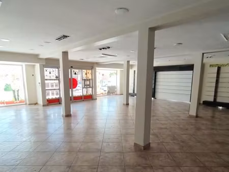 local commercial 260 m²