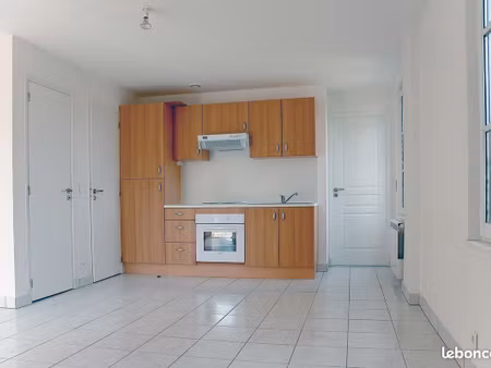 studio 30 2m2 secteur magny en vexin; dispo le 31 août