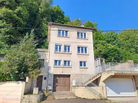 maison de ville  145m²  très bon état  5chambres  2 garages  3terrasses  dépendances 14500