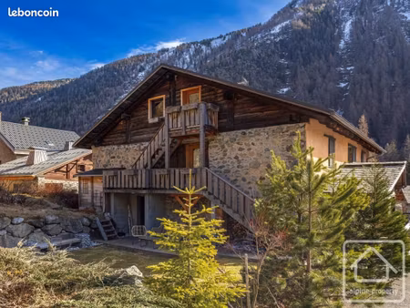 chalet 8 pièces 380 m²
