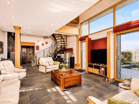 maison 6 pièces 250 m²