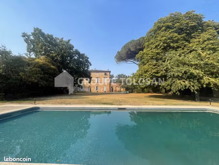 château 20 pièces 600 m²