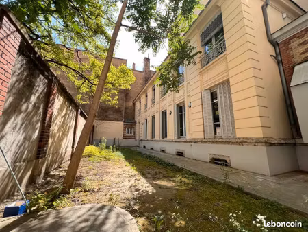 bureaux 270 m²