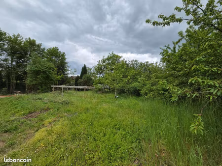 terrain 1380 m² chivres-val