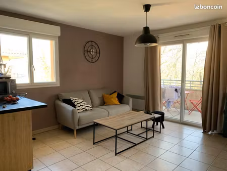 t3 de 56 m² avec piscine  balcon et 2 parkings
