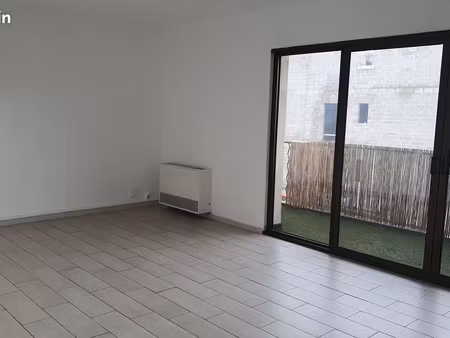 monteux de part à part; bel appartement récent très lumineux sans vis à vis p3 de 75 m2 qu