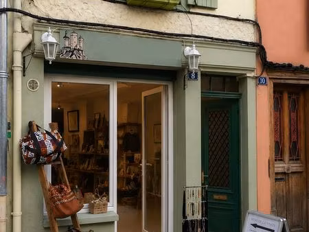 petit local commercial foix centre rue passante